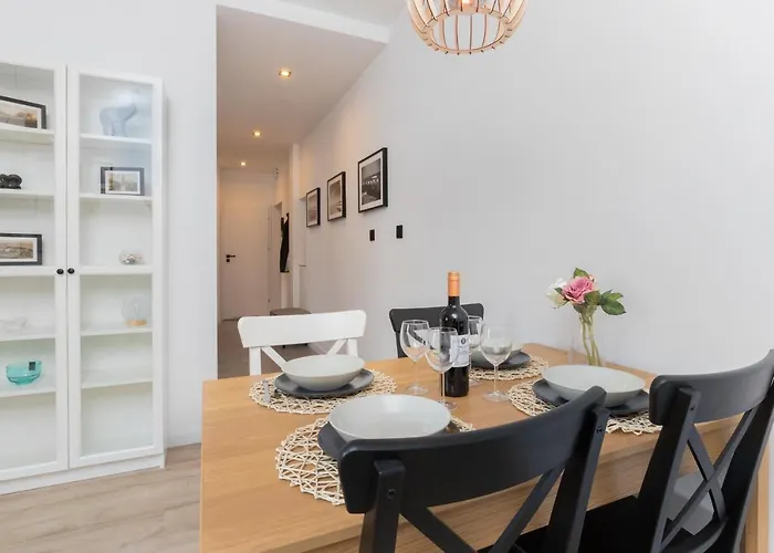 Marina Corner By Renters *